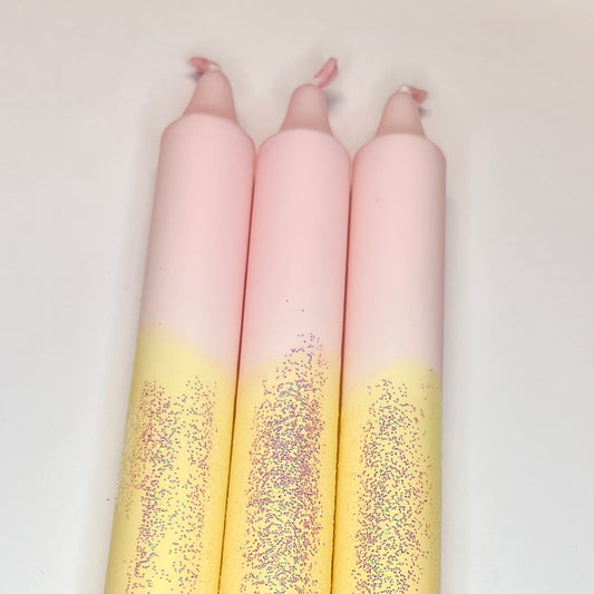 Kunstlys gul/rosa med glitter